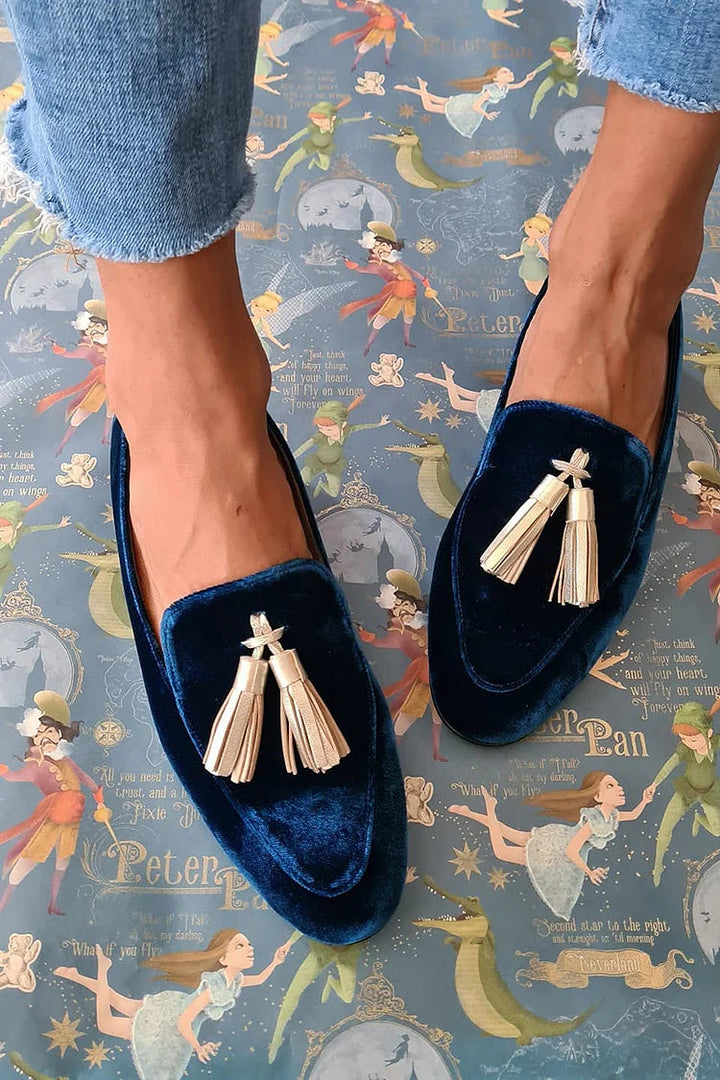 HARPER & JUNE | MIDNIGHT ELEGANCE LOAFERS WITH CHAMPAGNE TASSELS
