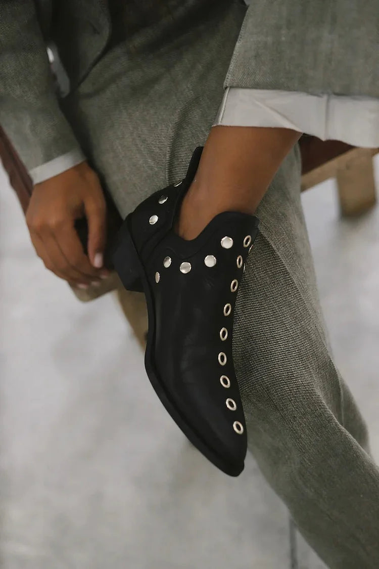 HARPER & JUNE | POINTED STUDDED ANKLE BOOT