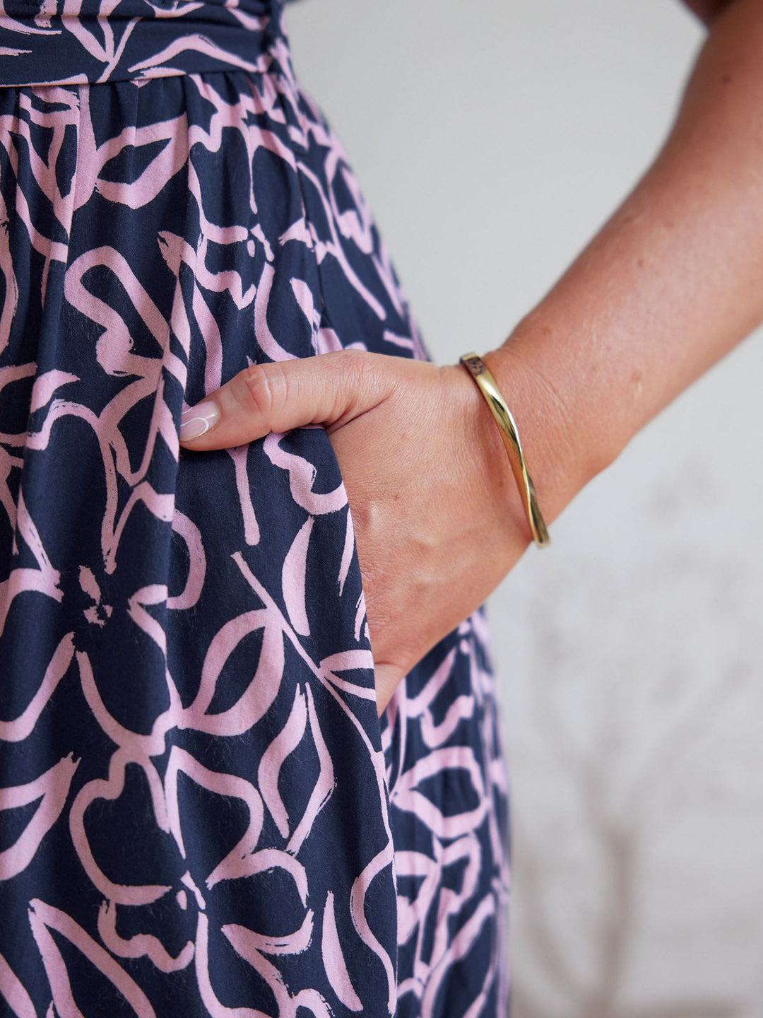 Camilla Dress - Navy Linear Floral