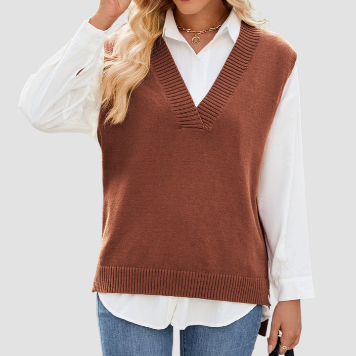 NORTHLINE STUDIO | Fitted V-Neck Knit Vest