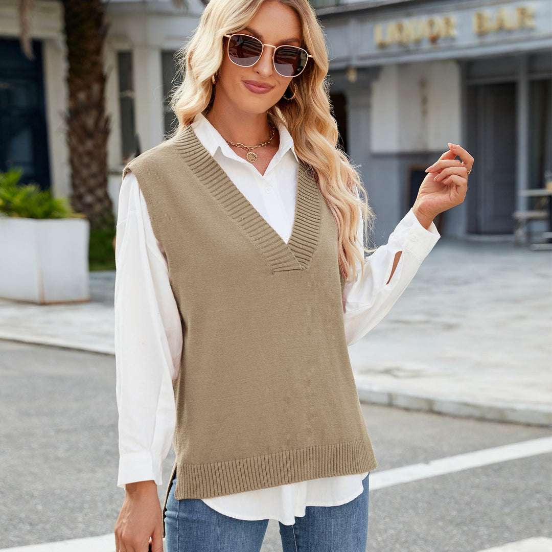 NORTHLINE STUDIO | Fitted V-Neck Knit Vest