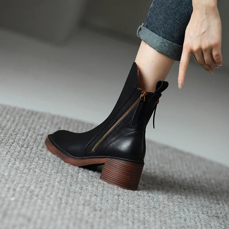 NORTHLINE STUDIO | ZIP-DETAIL BLOCK HEELED BOOTS
