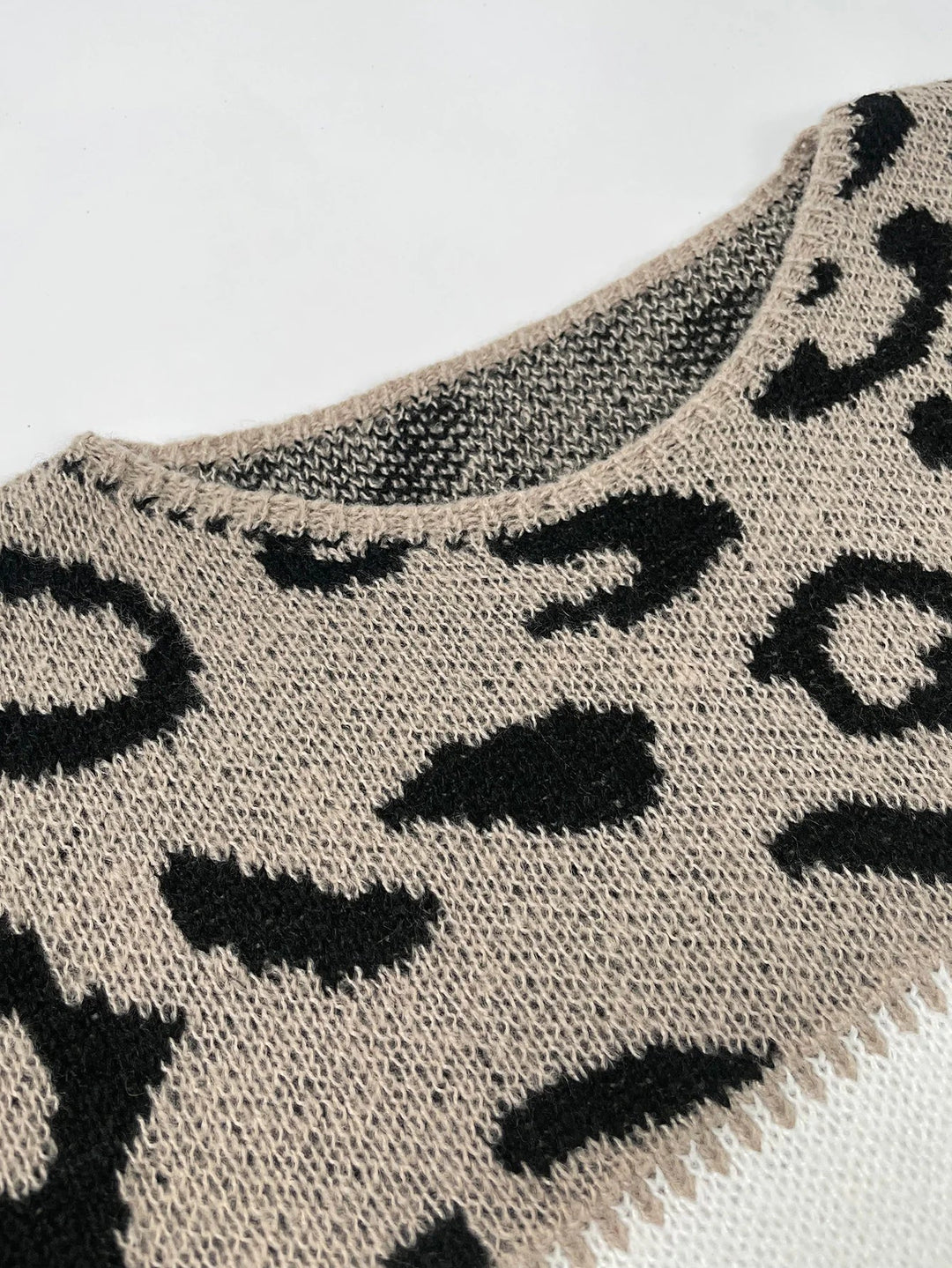 NORTHLINE STUDIO | Sweater with Leopard Print